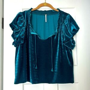 Free people velvet top NWOT